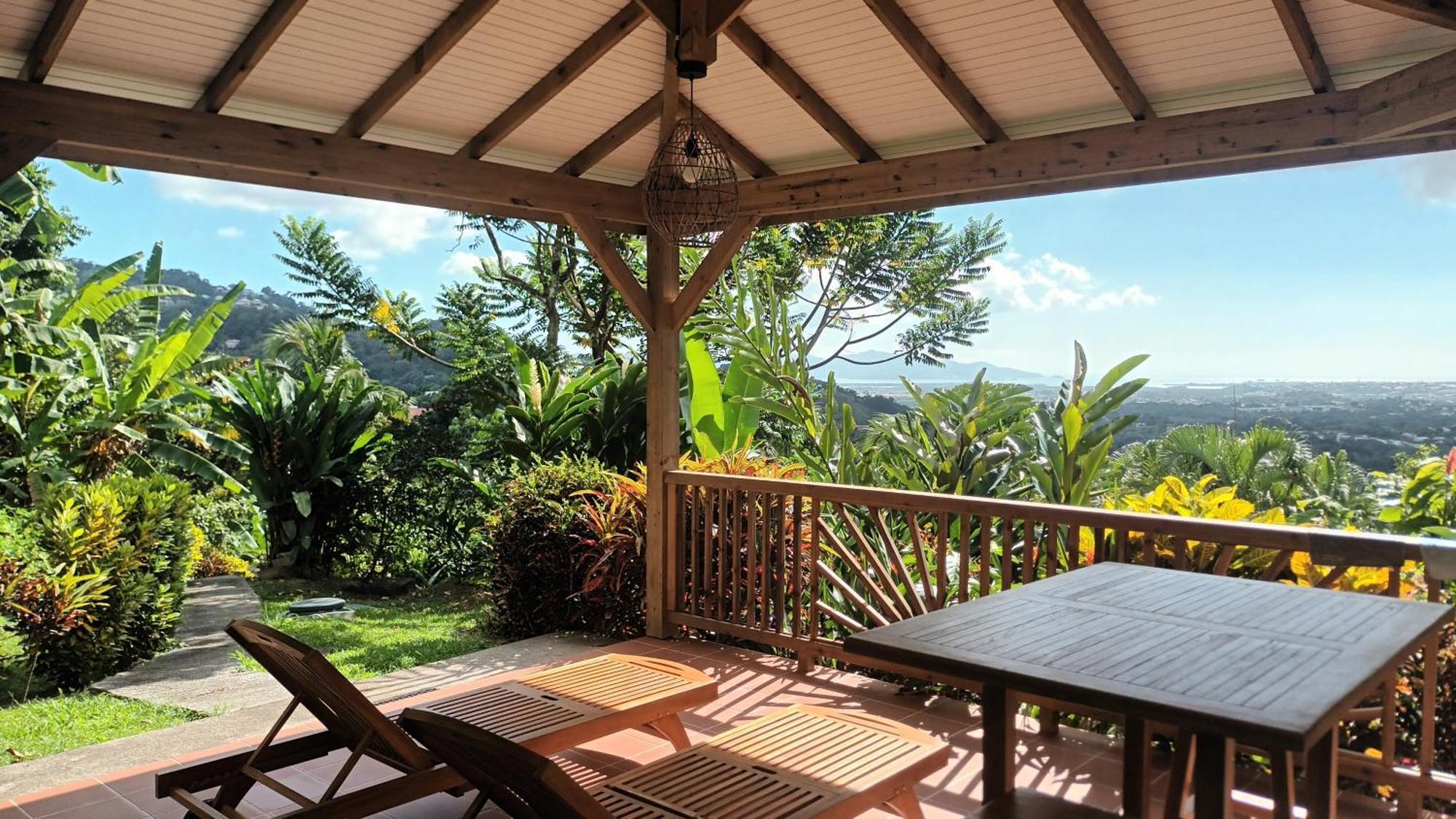 Martinique La Petite Maison Dans La Colline Le Lamentin Buitenkant foto